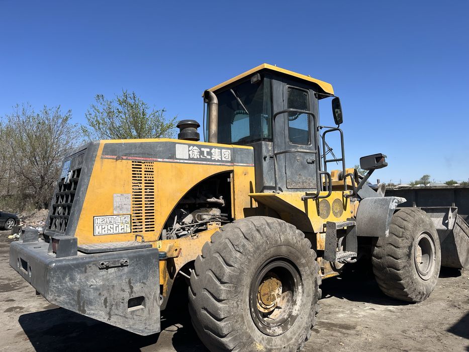 Продам погрузчик 3х кубовый