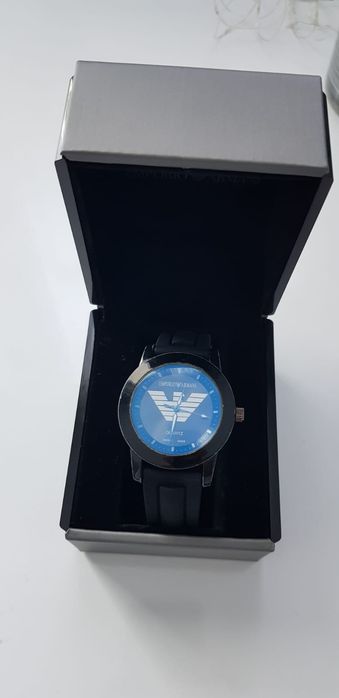 Ceas Emporio Armani,negru,curea silicon!