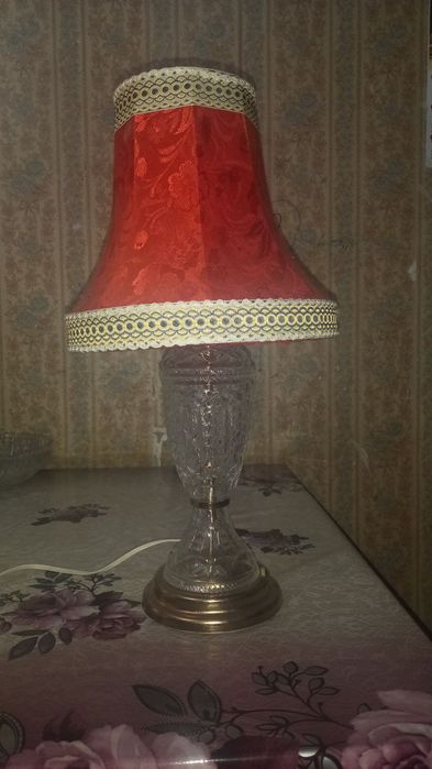 Настольная лампа