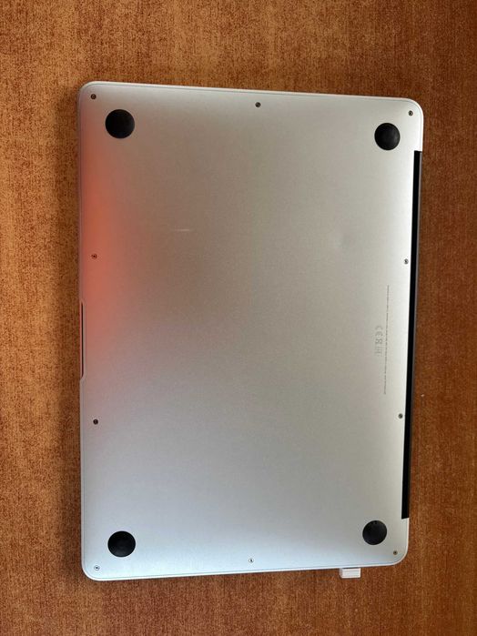 Vând MacBook Air 2017