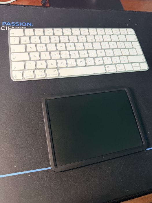 Apple Magic Trackpad 2 Black lightning