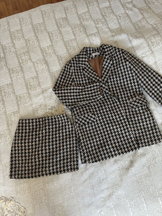 Женская двойка пиджак с юбкой