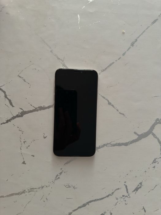 Продам IPhone X белый