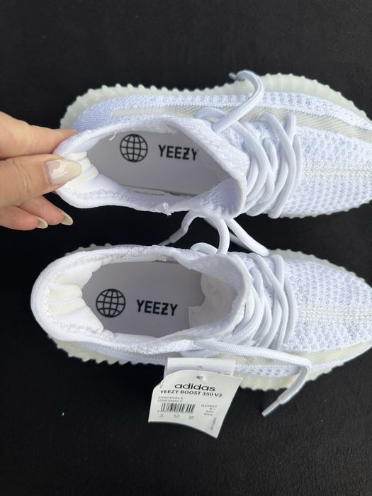 Adidasi yeezi noi alb