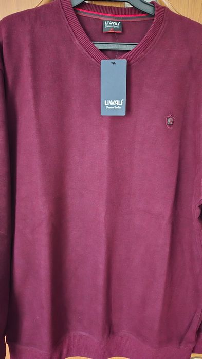 Продам новый свитер