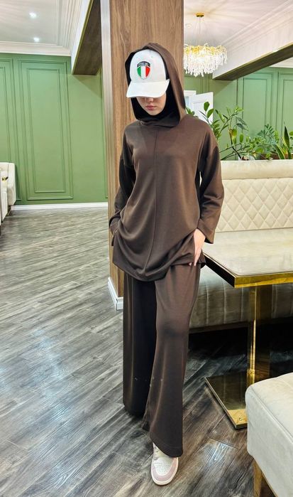 Kuzgi ayollar dvoykasi, kapyushonlik