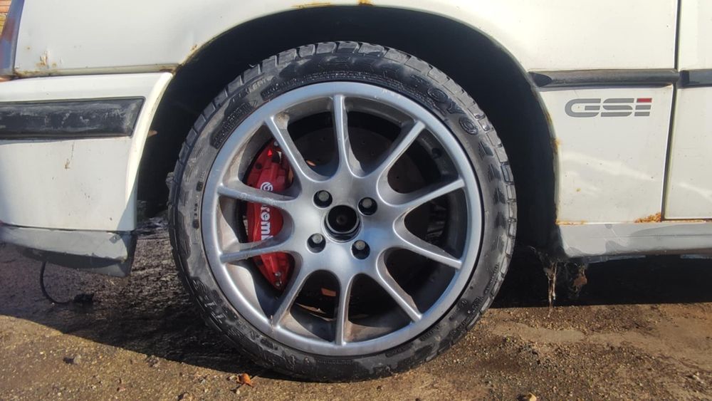 Четири бутално Брембо