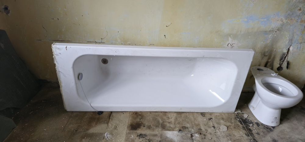 Vand cada noua la pret bun