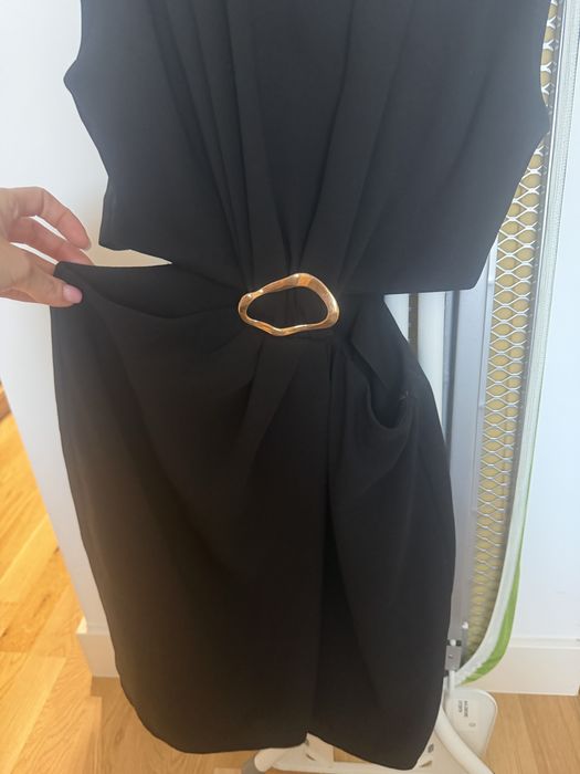 Черна рокля Zara