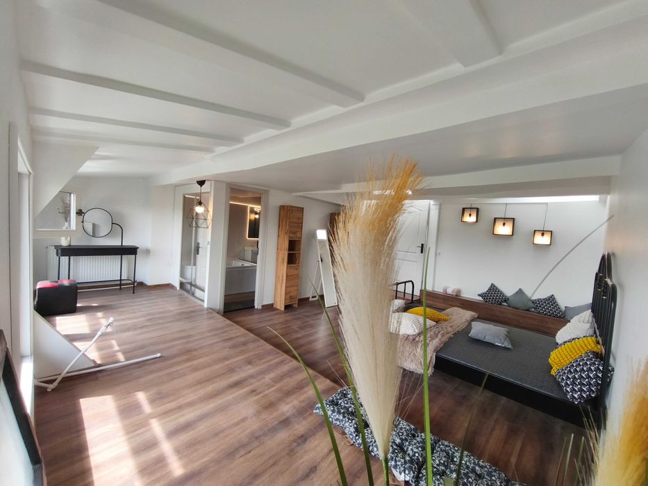 Apartament la mansardă, situat în zona Grădina Zoo – Jolie Ville.