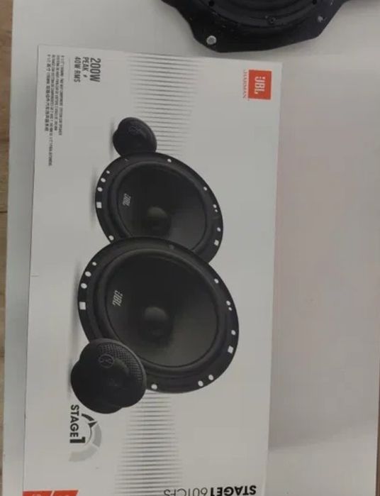 Vand boxe auto J B L  vw