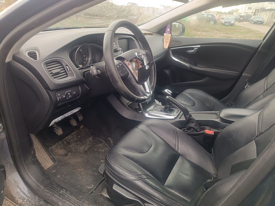 Volvo V40 avatiat