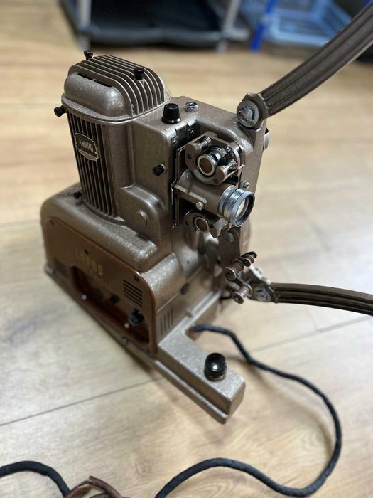 Aparat de proiectie film Noris Noris Norimat Deluxe D din anii '80 / colectie