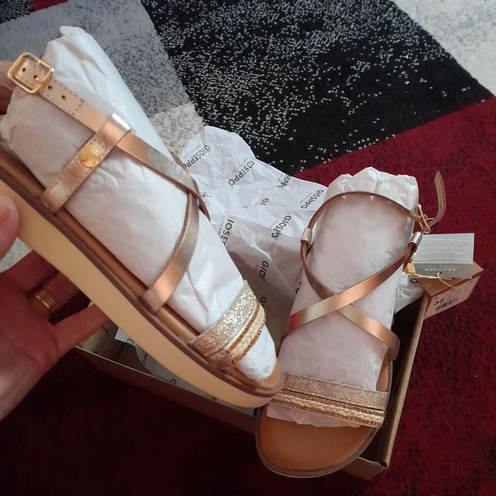 Sandale piele marimea 35 de fete
