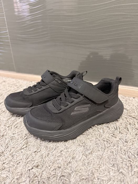 Продаются кроссовки SKECHERS