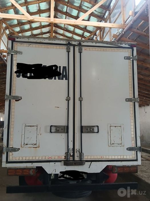 Isuzu yuk avtomobili