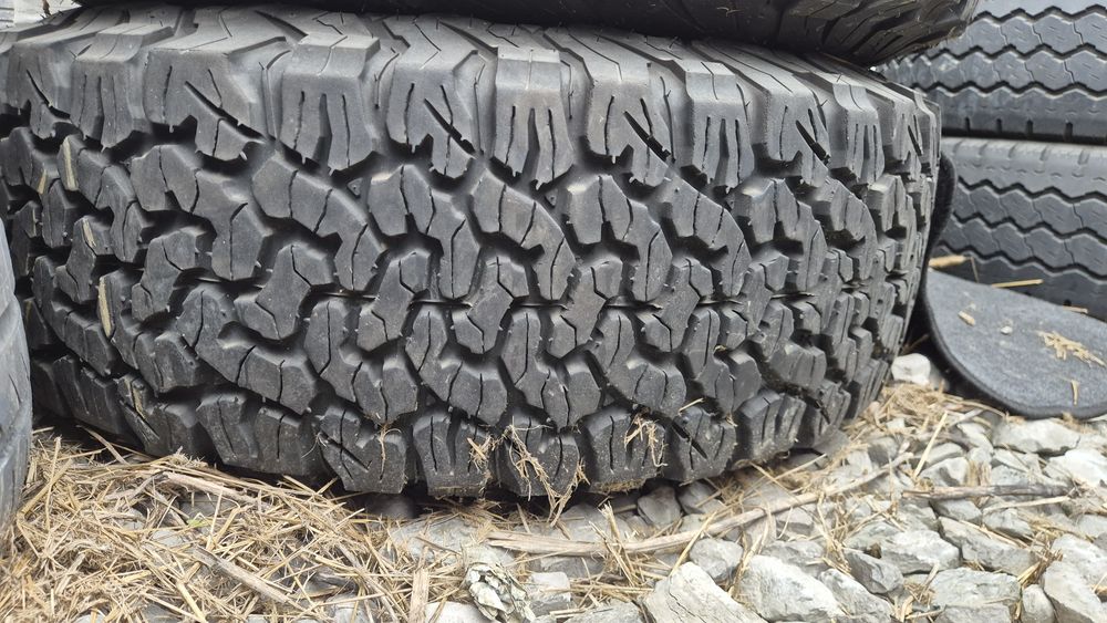 2 броя гуми BF Goodrich All-Terrain A/T