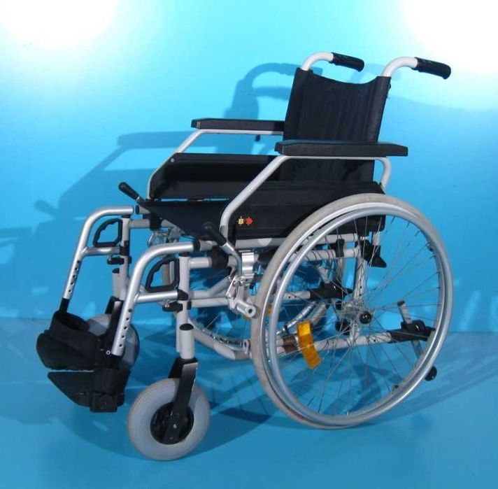 Scaun cu rotile B+B / latime sezut 43 cm - garantie 12 luni