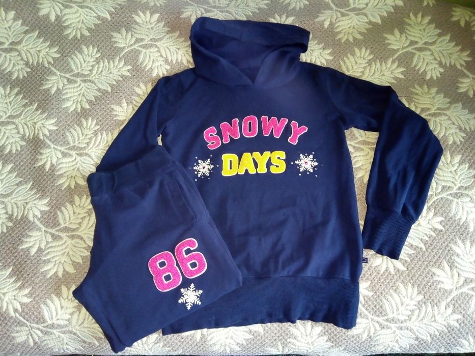 Костюм синего цвета