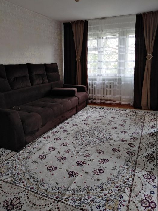 Продается диван в хорошем состоянии