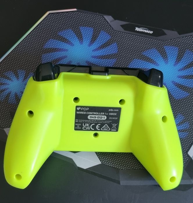 Controller PDP Wired pentru Xbox – Verde Neon – Funcționează perfect