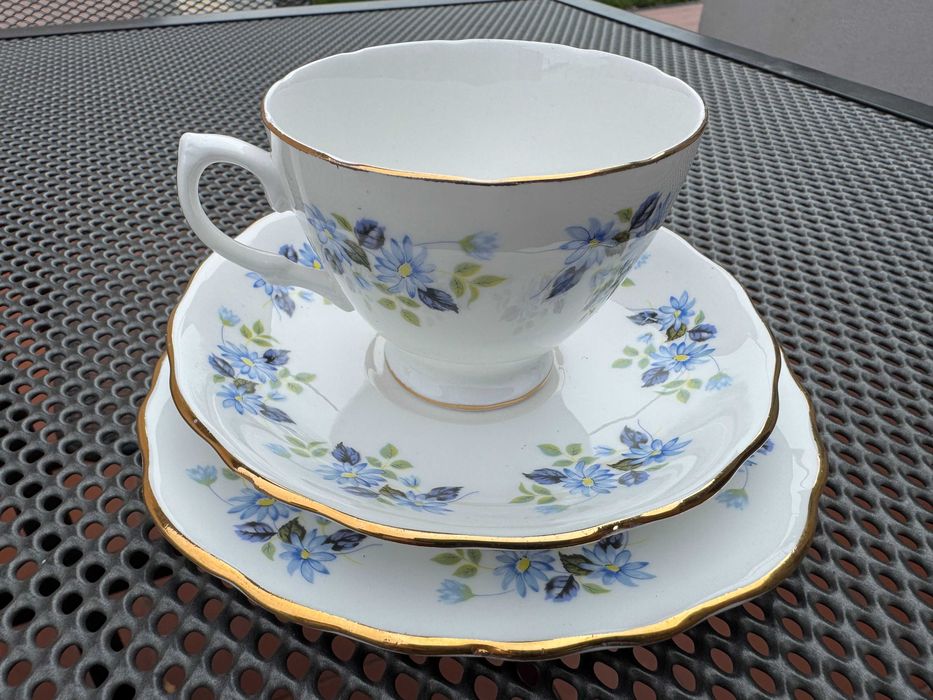 Луксозен английски порцеланов сервиз Royal Vale – около 1950 г