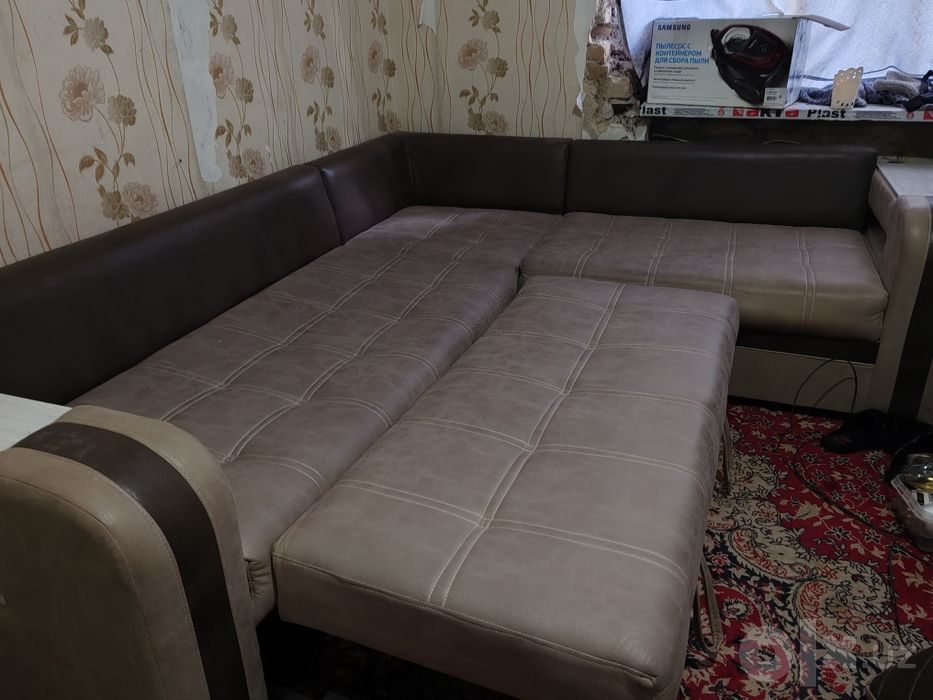 СРОСНО ПРОДАЁТСЯ. Раскладной диван