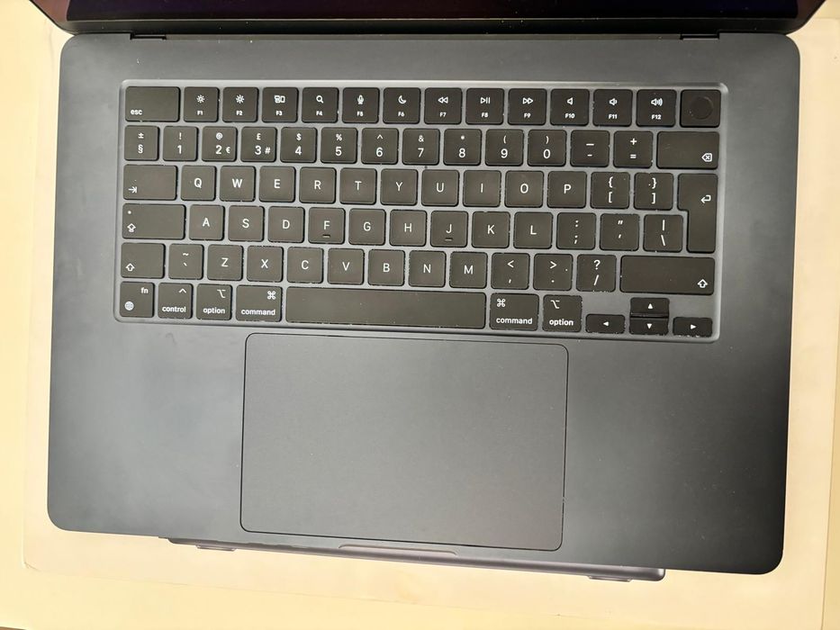MacBook Air 15" M2 2023, 8GB/512GB, Midnight, stare foarte buna, cutie originala