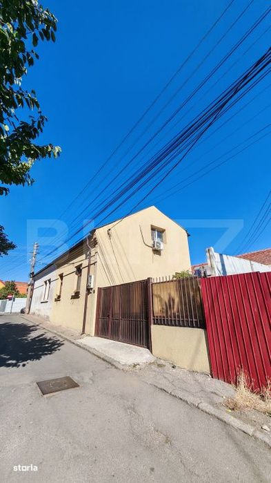 Apartament la casa, 3 camere, 70 mp, curte privata, zona Ultracentrala