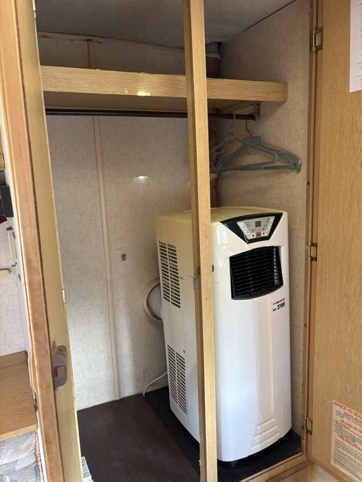 Продавам каравана SWIFT CHALLENGER
