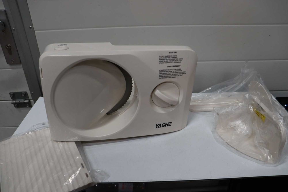 Електрическа домашна резачка YASHE 180W с назъбено острие 17 см