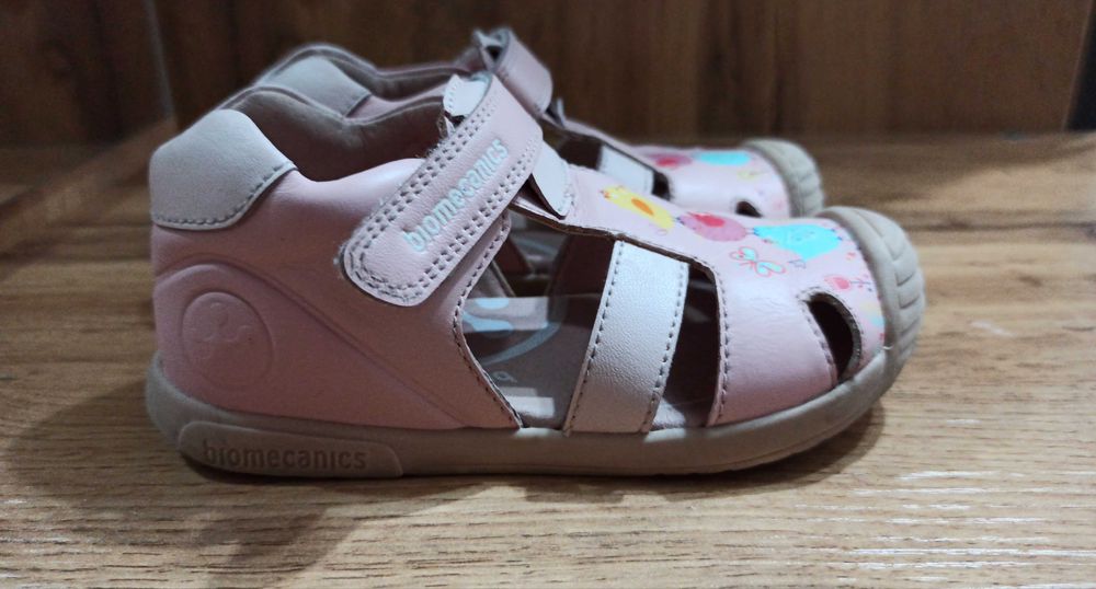 Детские сандалии для девочки Biomechanics 25 размер.