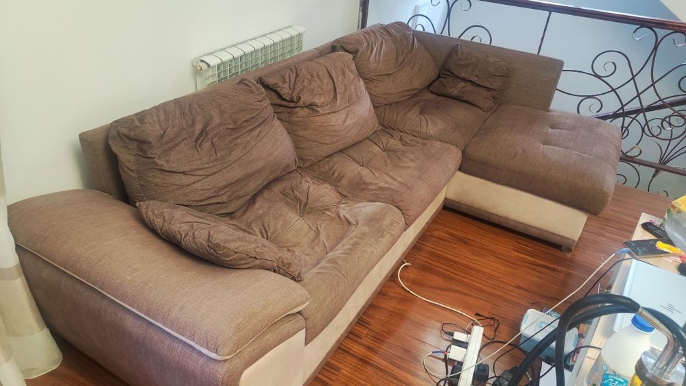 Диван коричневый, 2.5м