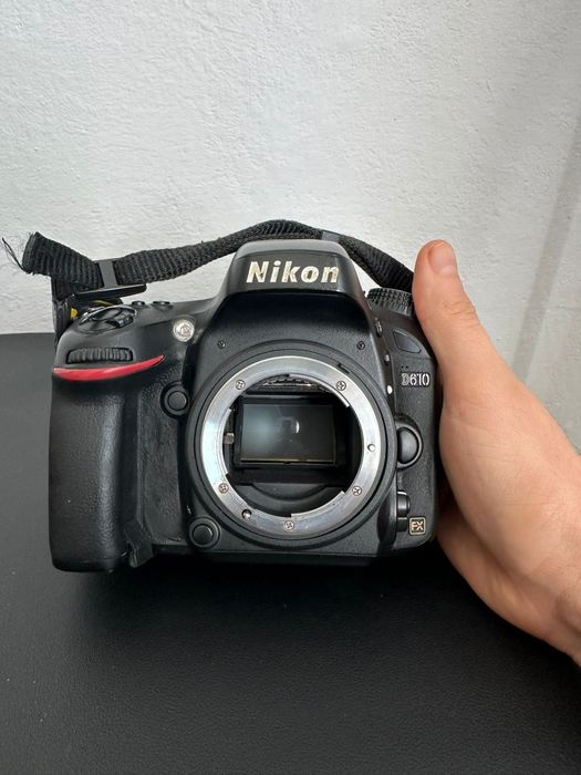 Vând Nikon D610 (Body) – Full Frame