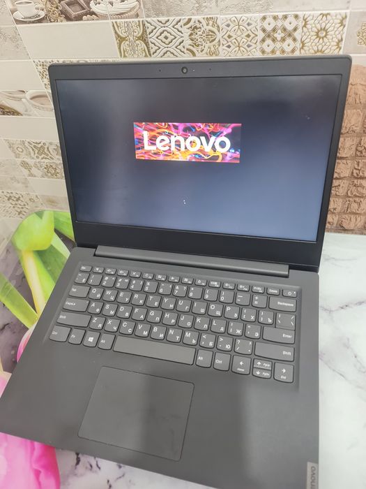 Продам современный ноутбук lenovo
