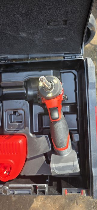 Filetanta biti milwaukee fid2 m12 , acumulator 5 ah ,incarcator,cutie