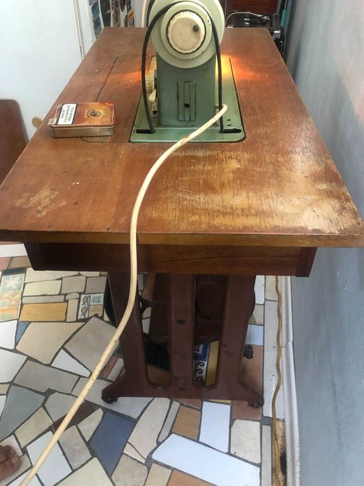 продавам стара немска шевна машина