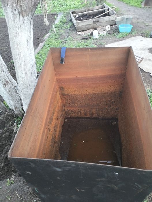 Продам емкость под воду или отходы