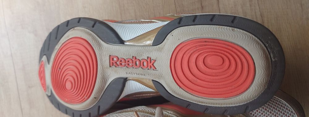 Adidasi reebok easytone barbati,  mărimea 40,5
