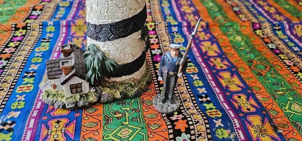 decor diorama far casuta masini soldat rus din plumb