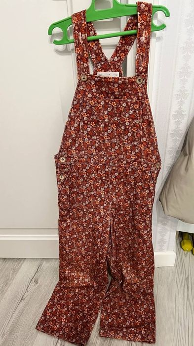 Одежда на девочку: 122, 128,134