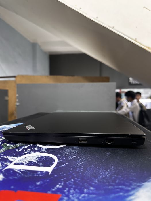 Мощный офисный ноутбук Lenovo Thinkpad i7-10510U