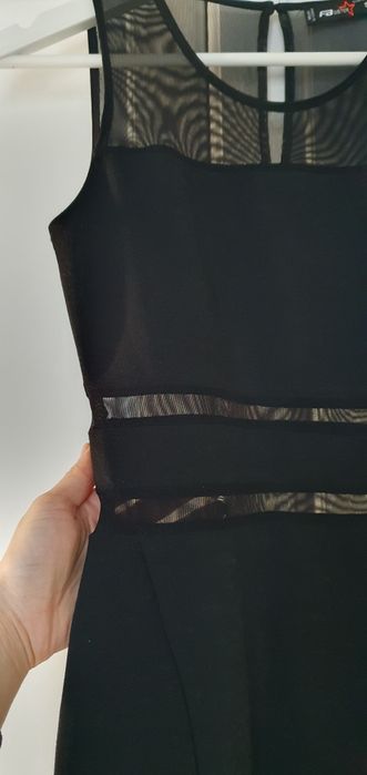 Дамска рокля с мрежести детайли