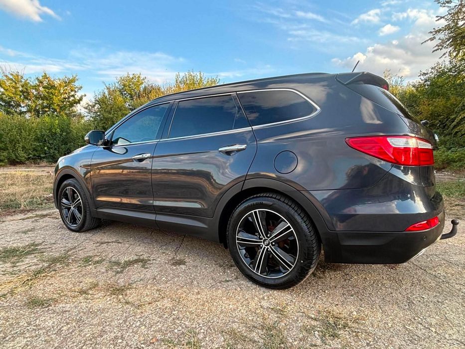 Hyundai Grande Santa Fe 7 Locuri