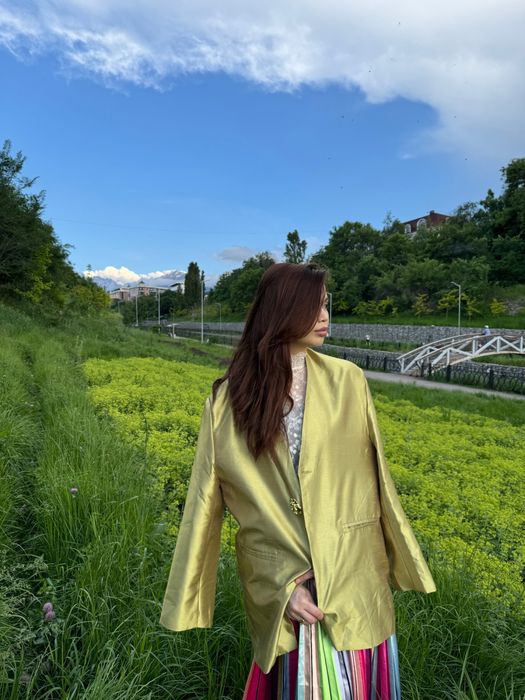 Пиджак за 9000 тг