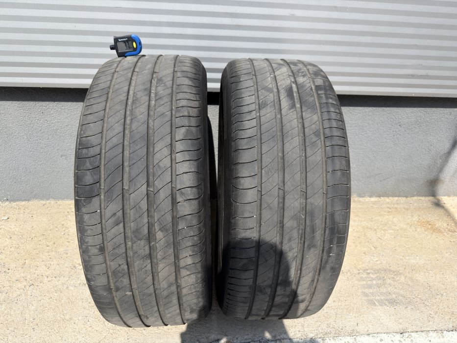 Set 2 anvelope Michelin 235 50 19 vara an 2020 profil 4 mm
