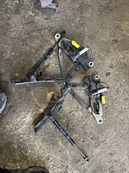 Панти преден капак бмв ф10 ф11