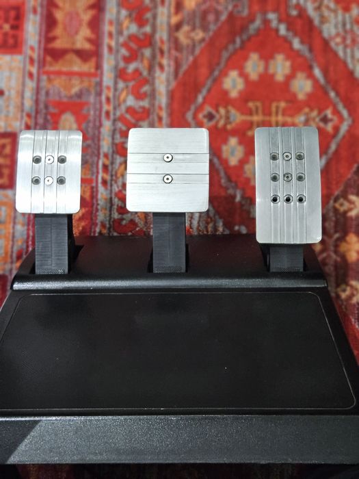 Thrustmaster T300RS

GT Edition

Состояние отлично