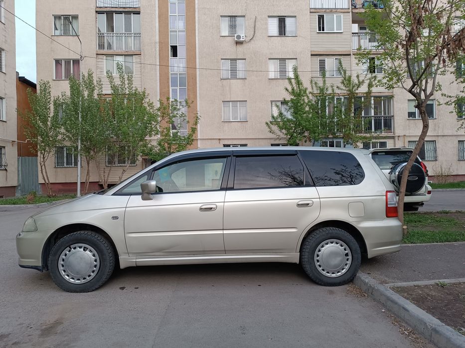 Хонда Одиссей минивэн