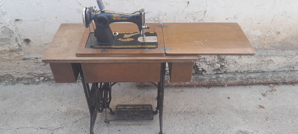 Швейная машинка идеал